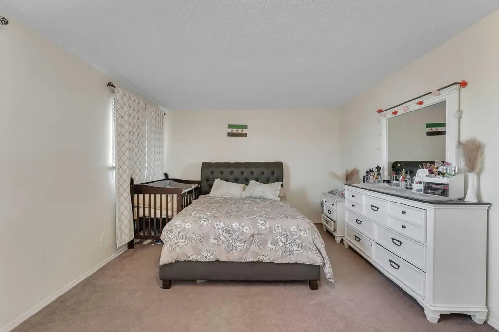 256 Taracove Place Calgary AB T3J 4T4