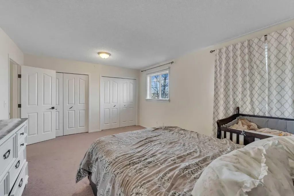 256 Taracove Place Calgary AB T3J 4T4