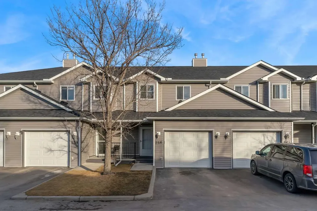 256 Taracove Place Calgary AB T3J 4T4