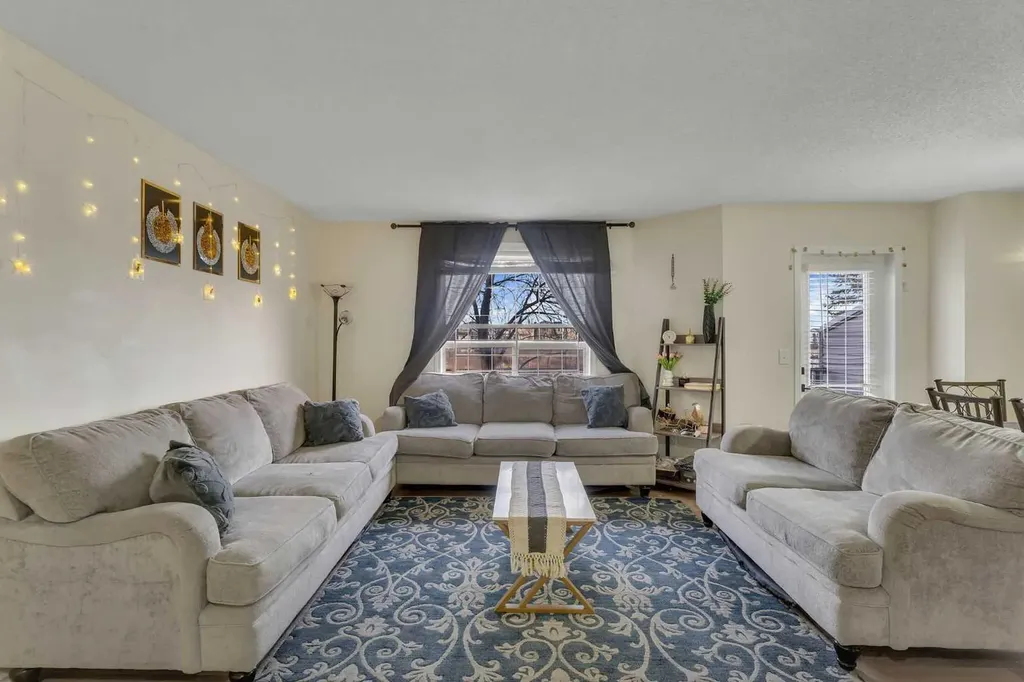 256 Taracove Place Calgary AB T3J 4T4