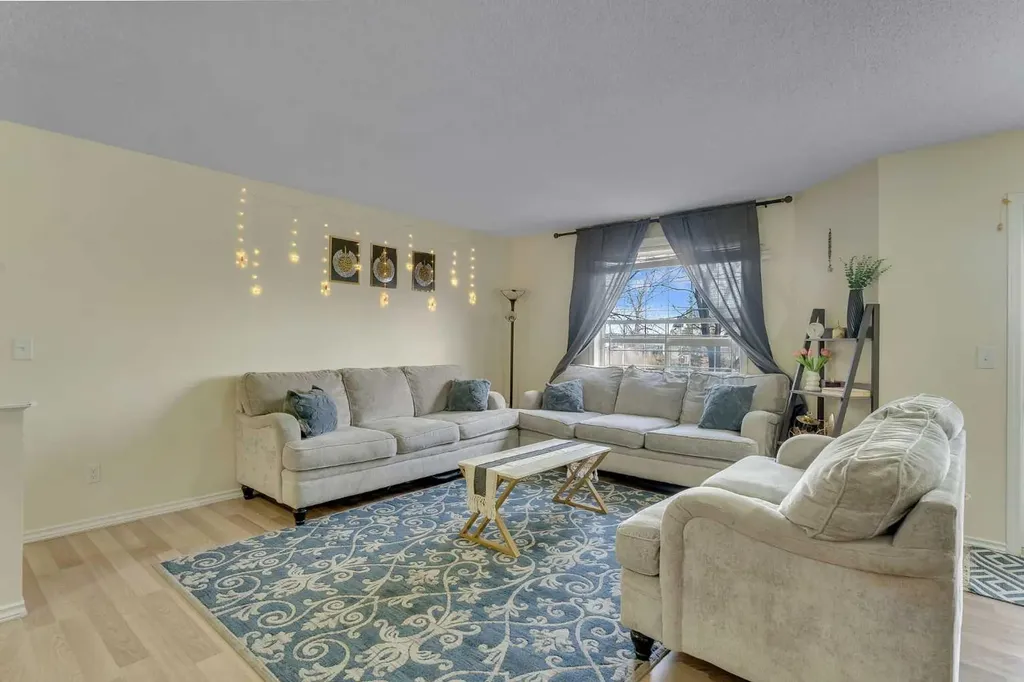 256 Taracove Place Calgary AB T3J 4T4