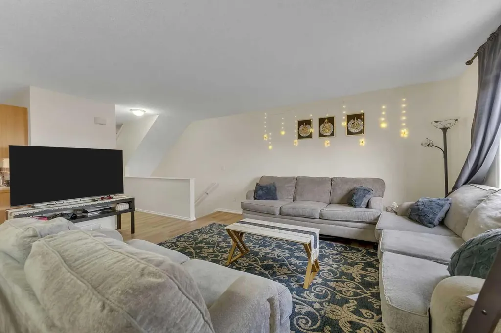 256 Taracove Place Calgary AB T3J 4T4