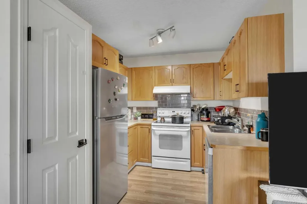 256 Taracove Place Calgary AB T3J 4T4