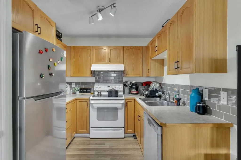 256 Taracove Place Calgary AB T3J 4T4