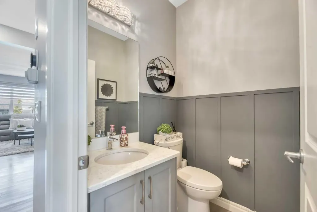 19 Crestbrook Link SW Calgary AB T3B 6H1