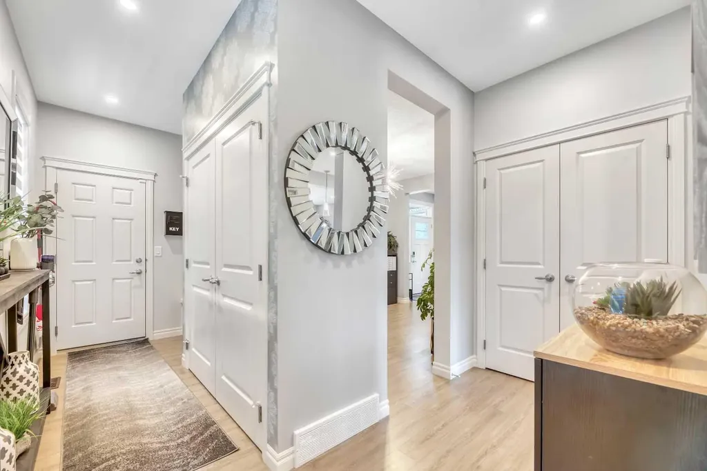 19 Crestbrook Link SW Calgary AB T3B 6H1