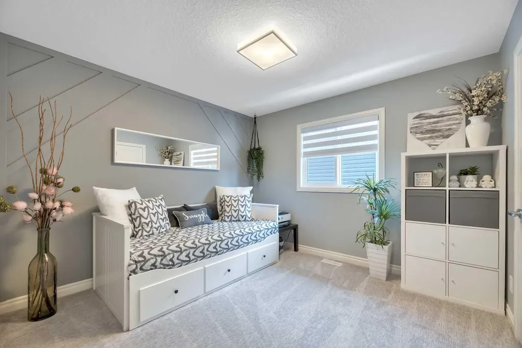 19 Crestbrook Link SW Calgary AB T3B 6H1