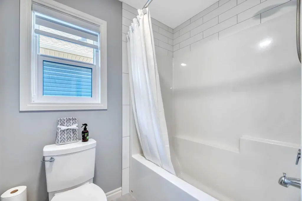 19 Crestbrook Link SW Calgary AB T3B 6H1