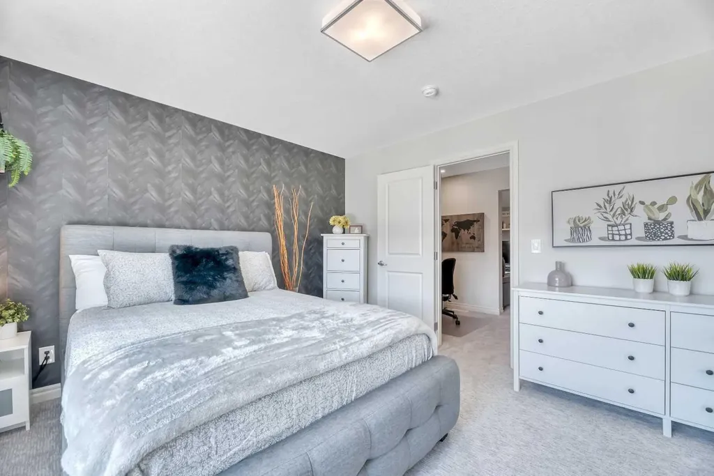 19 Crestbrook Link SW Calgary AB T3B 6H1