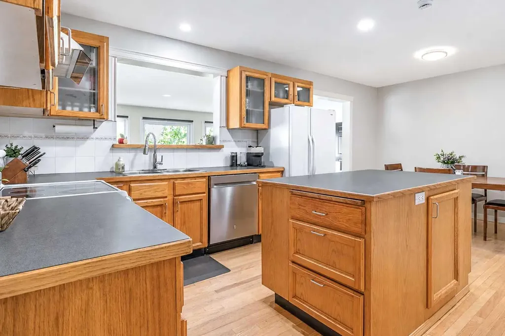 11 Blazier Park Street E Brooks AB T1R 0K6