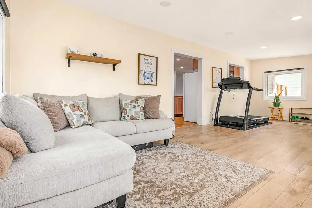 11 Blazier Park Street E Brooks AB T1R 0K6