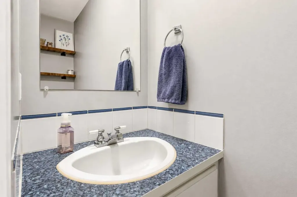 11 Blazier Park Street E Brooks AB T1R 0K6