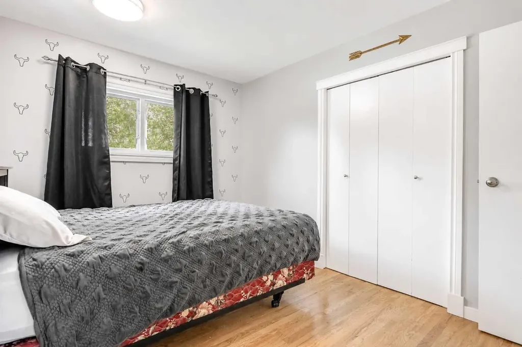 11 Blazier Park Street E Brooks AB T1R 0K6