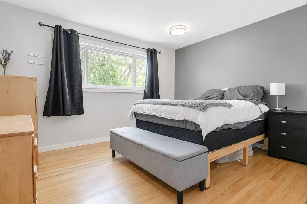 11 Blazier Park Street E Brooks AB T1R 0K6