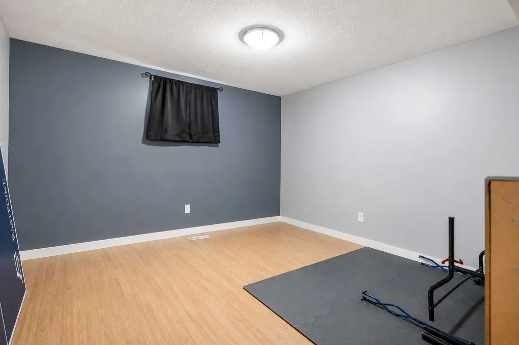 11 Blazier Park Street E Brooks AB T1R 0K6
