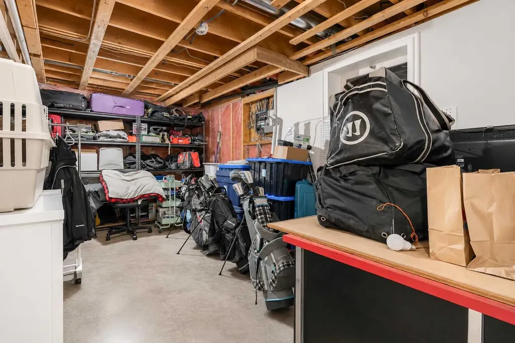 11 Blazier Park Street E Brooks AB T1R 0K6