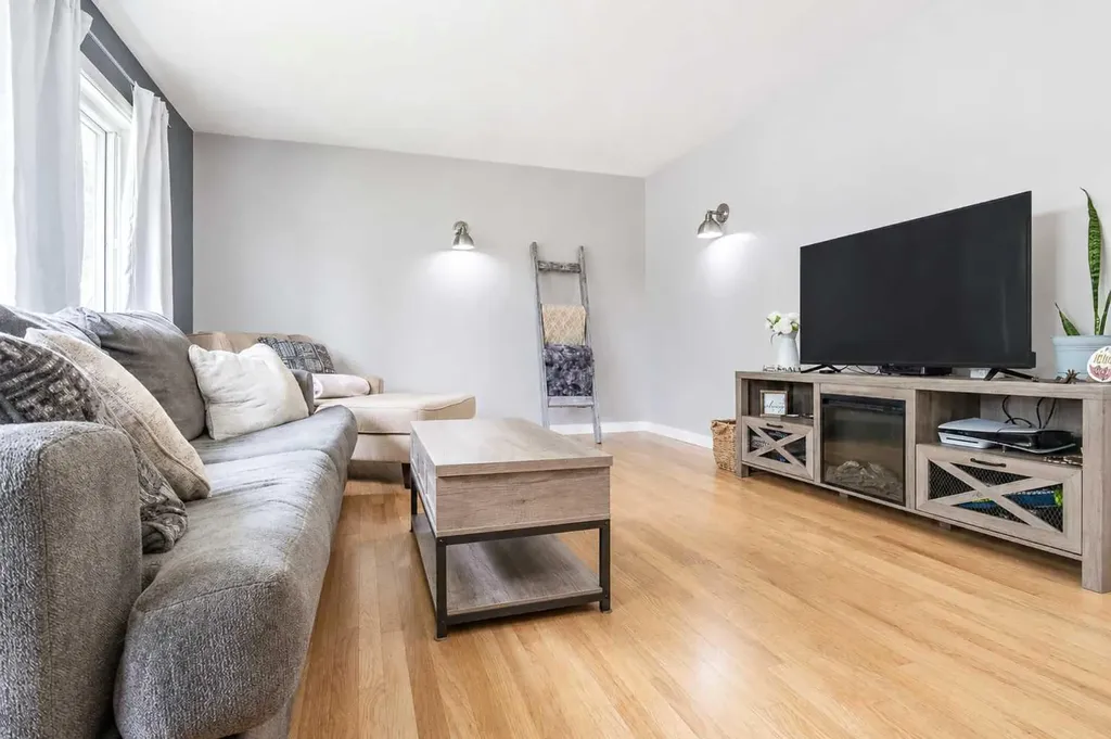 11 Blazier Park Street E Brooks AB T1R 0K6