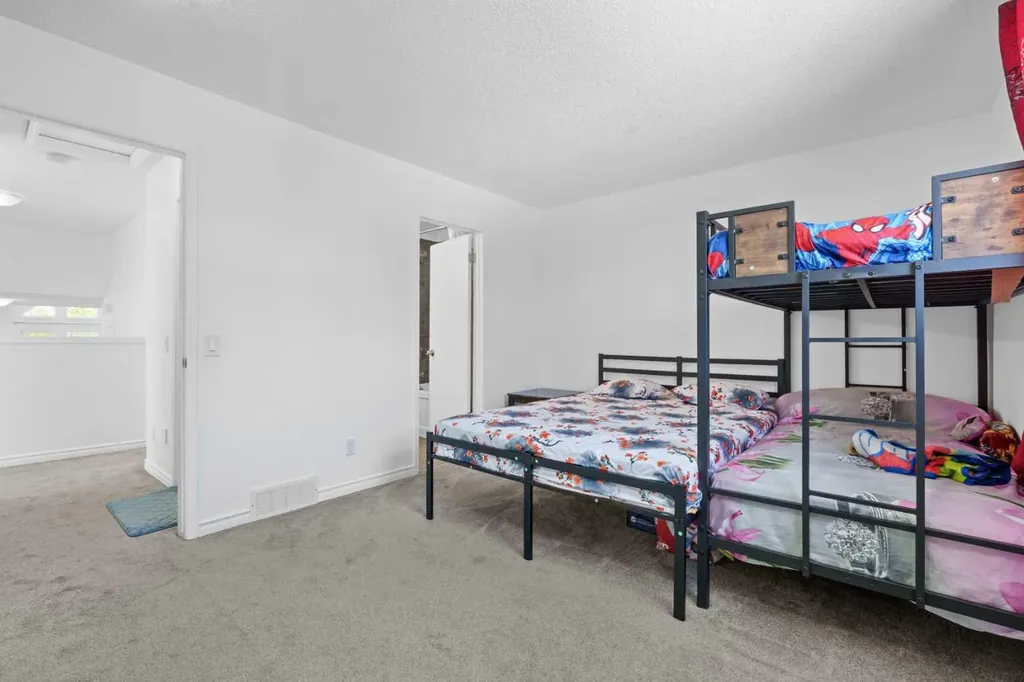 6509 68 Street NE Calgary AB T3J 2M5