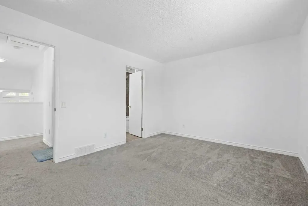 6509 68 Street NE Calgary AB T3J 2M5