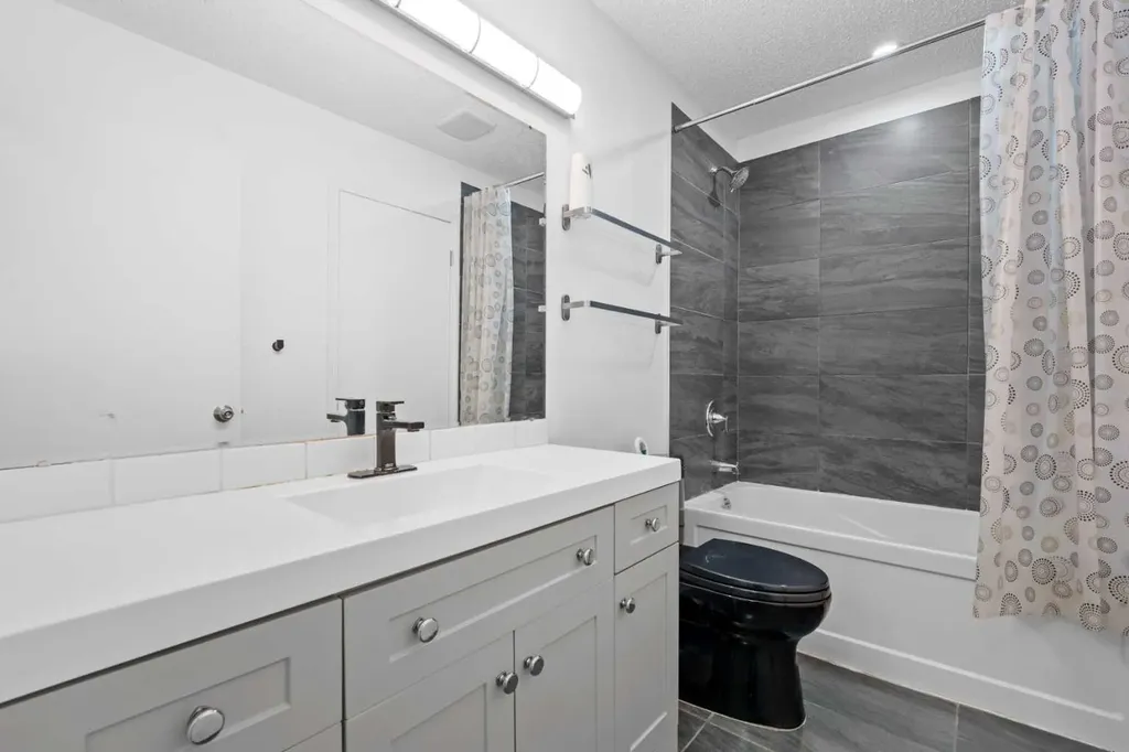 6509 68 Street NE Calgary AB T3J 2M5