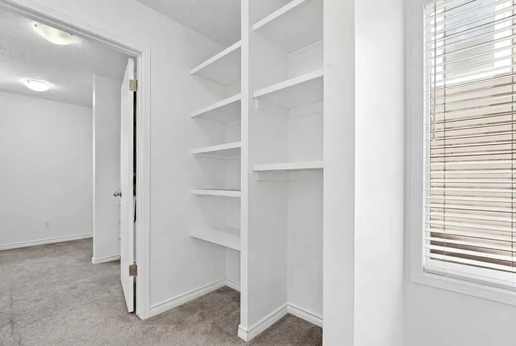 6509 68 Street NE Calgary AB T3J 2M5