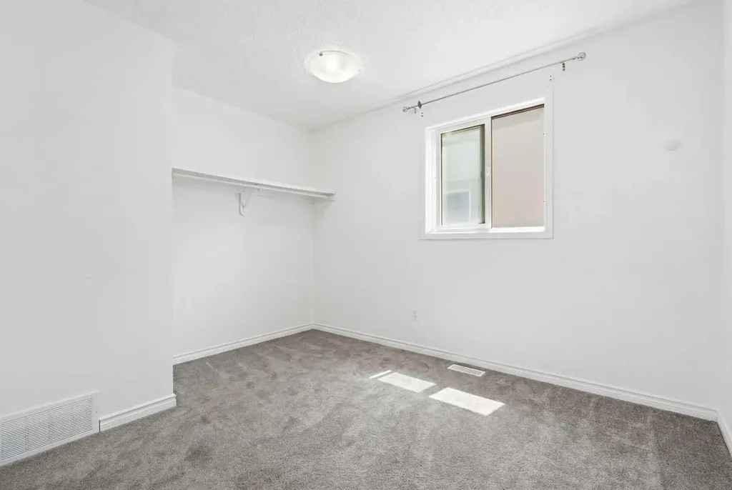 6509 68 Street NE Calgary AB T3J 2M5