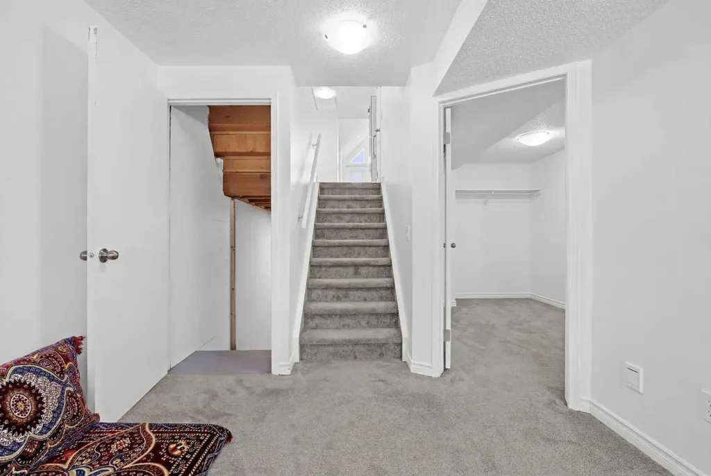 6509 68 Street NE Calgary AB T3J 2M5