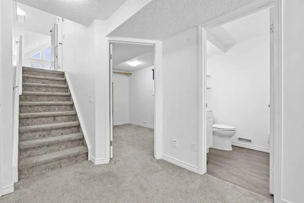 6509 68 Street NE Calgary AB T3J 2M5
