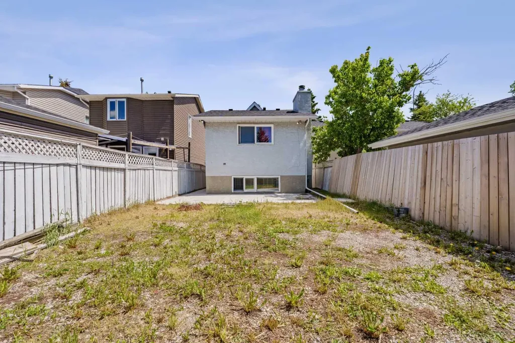 6509 68 Street NE Calgary AB T3J 2M5