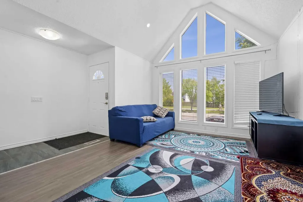 6509 68 Street NE Calgary AB T3J 2M5