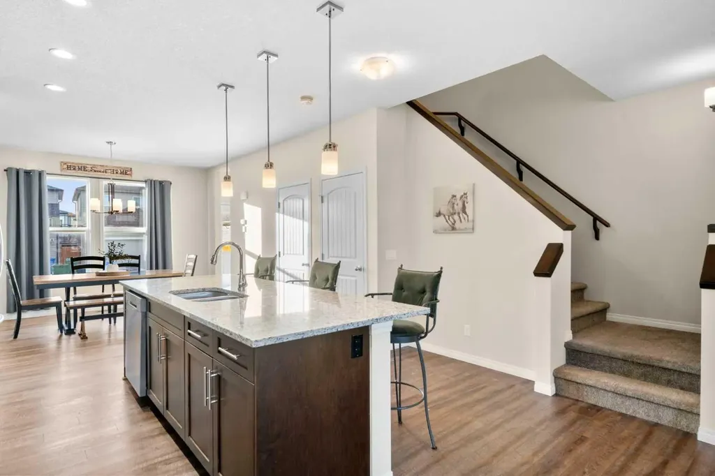 81 Legacy Glen Green SE Calgary AB T2X 4G6