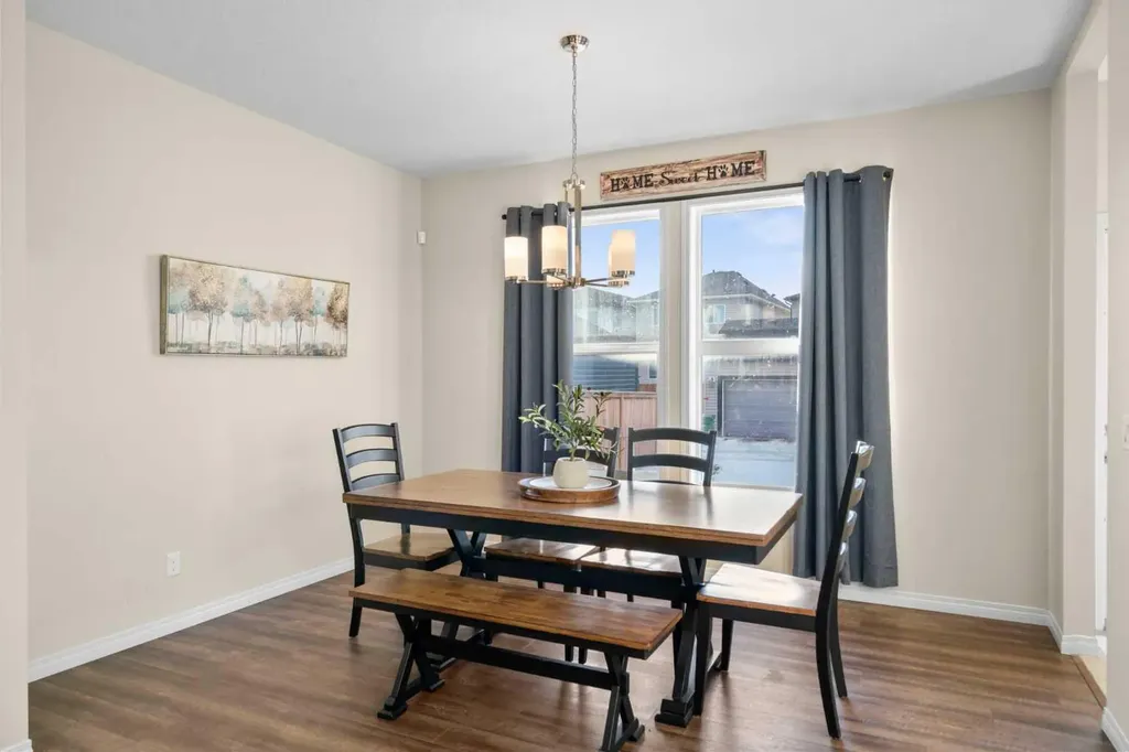 81 Legacy Glen Green SE Calgary AB T2X 4G6