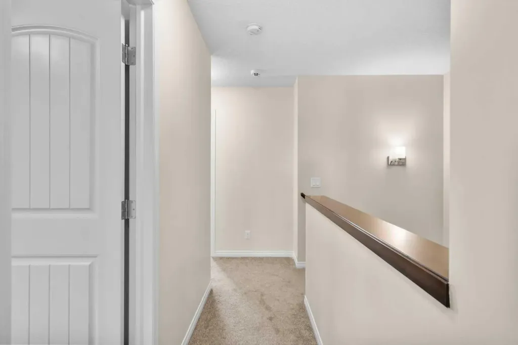 81 Legacy Glen Green SE Calgary AB T2X 4G6