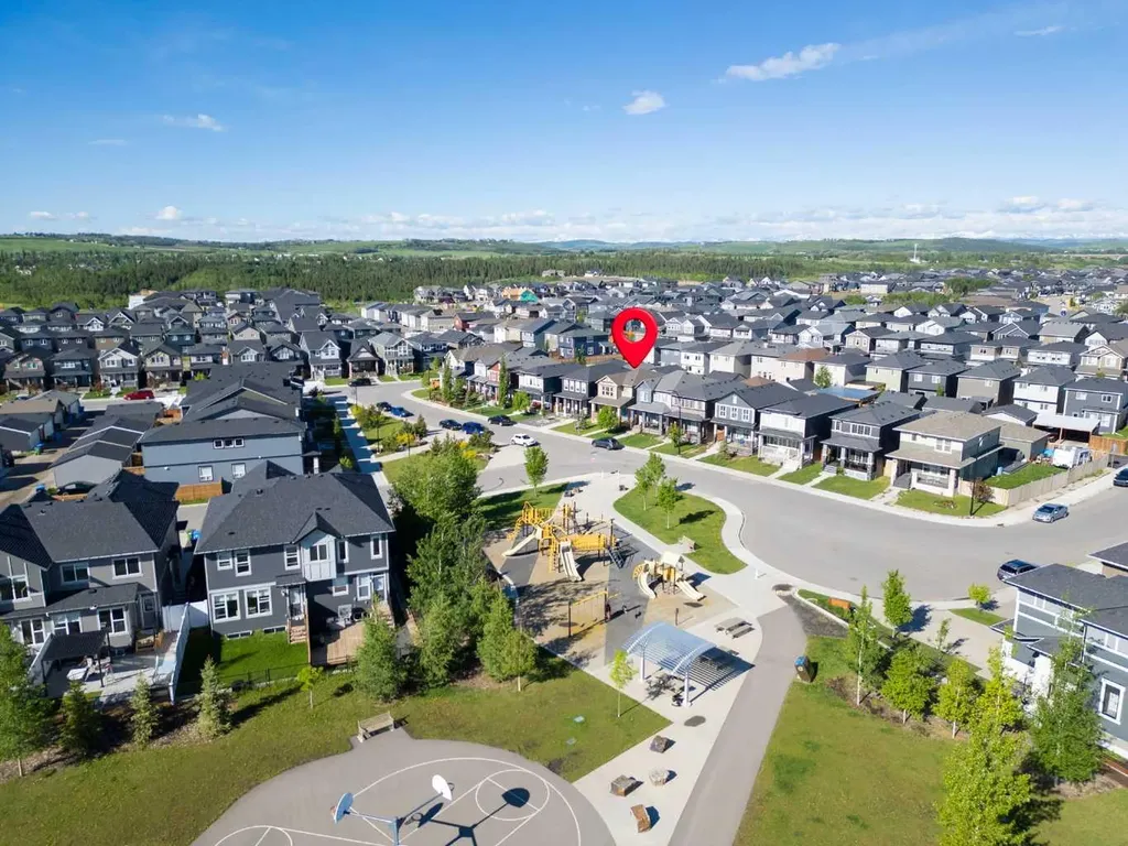 81 Legacy Glen Green SE Calgary AB T2X 4G6