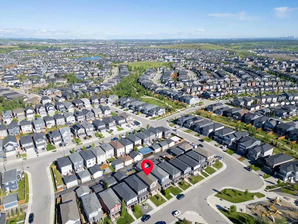 81 Legacy Glen Green SE Calgary AB T2X 4G6