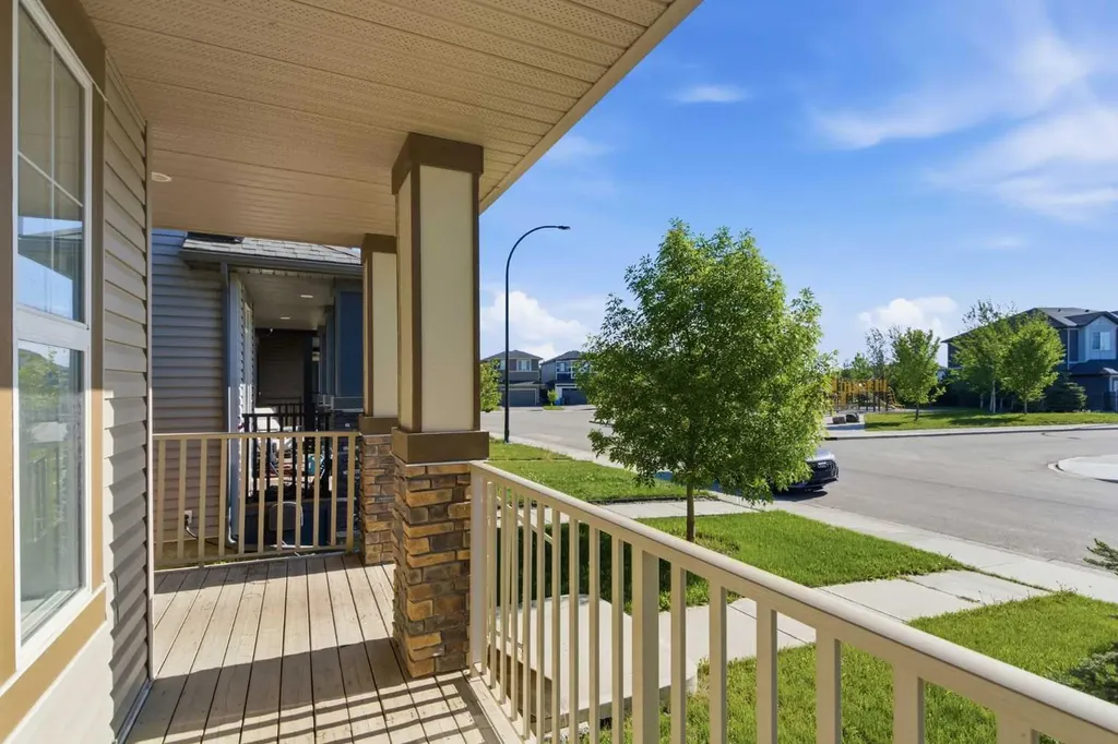 81 Legacy Glen Green SE Calgary AB T2X 4G6