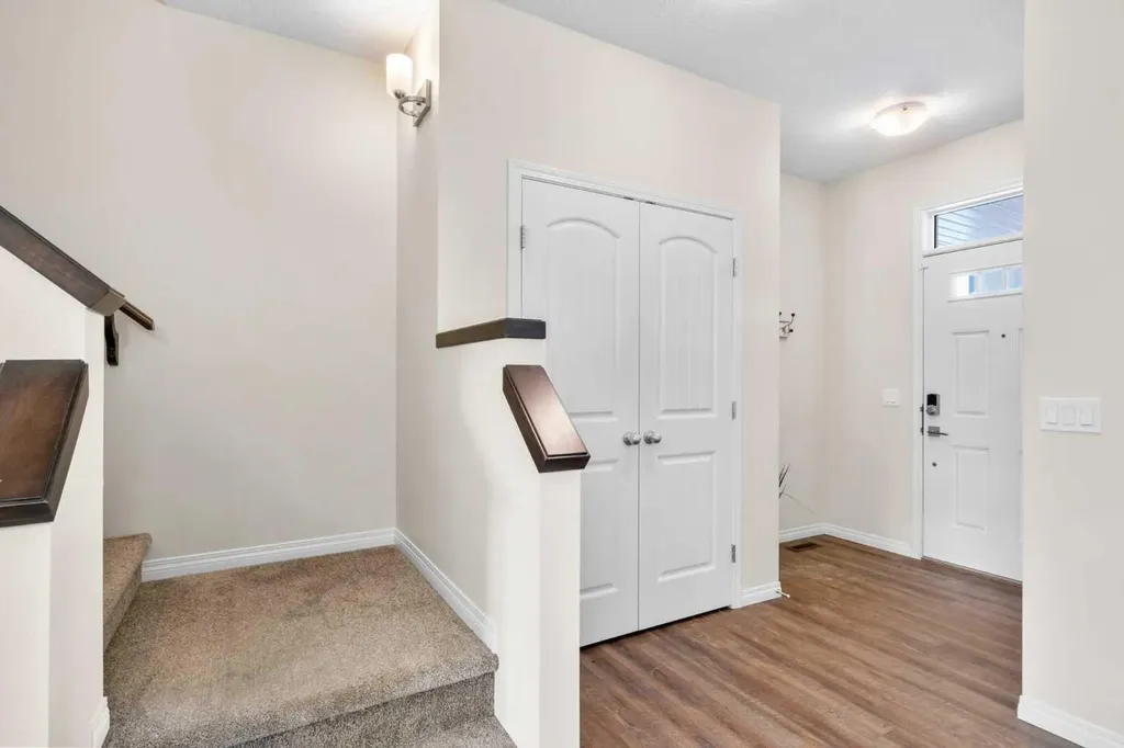 81 Legacy Glen Green SE Calgary AB T2X 4G6