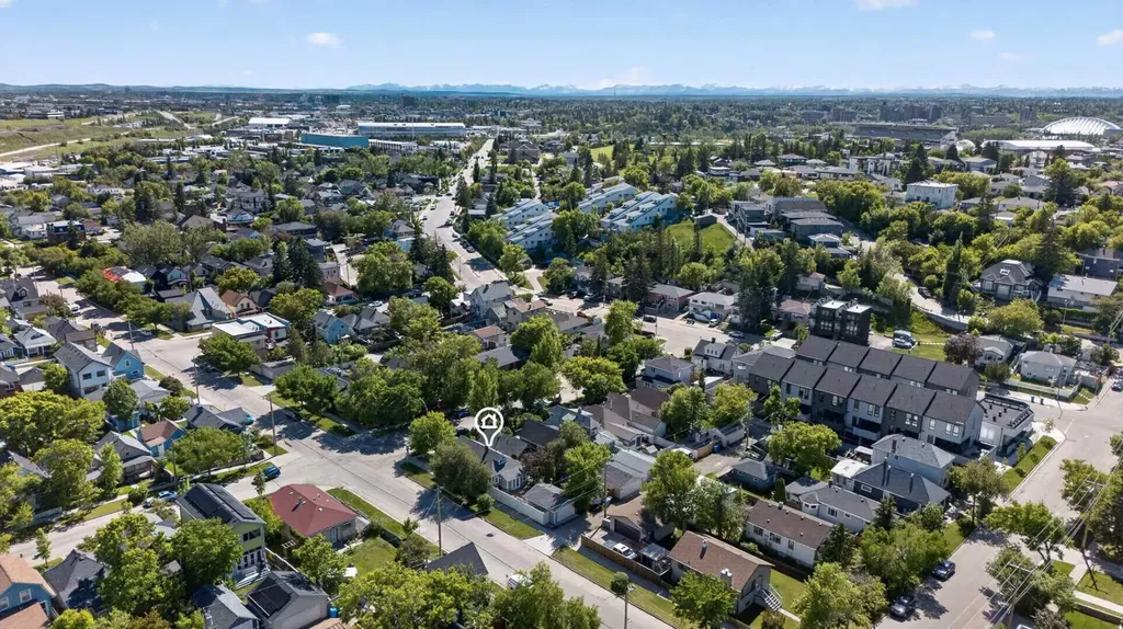 924 18 Avenue SE Calgary AB T2G 1L3