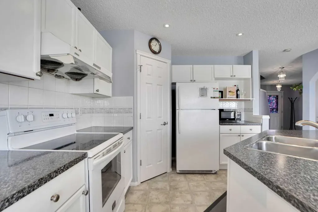 234 Saddlecreek Point NE Calgary AB T3J 4V5