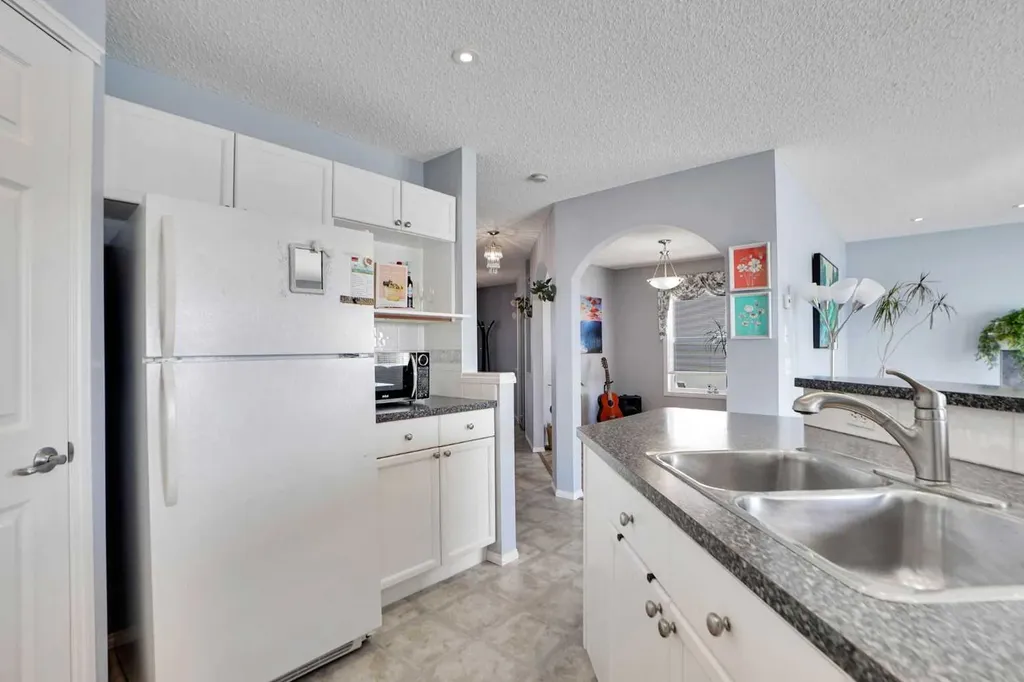 234 Saddlecreek Point NE Calgary AB T3J 4V5