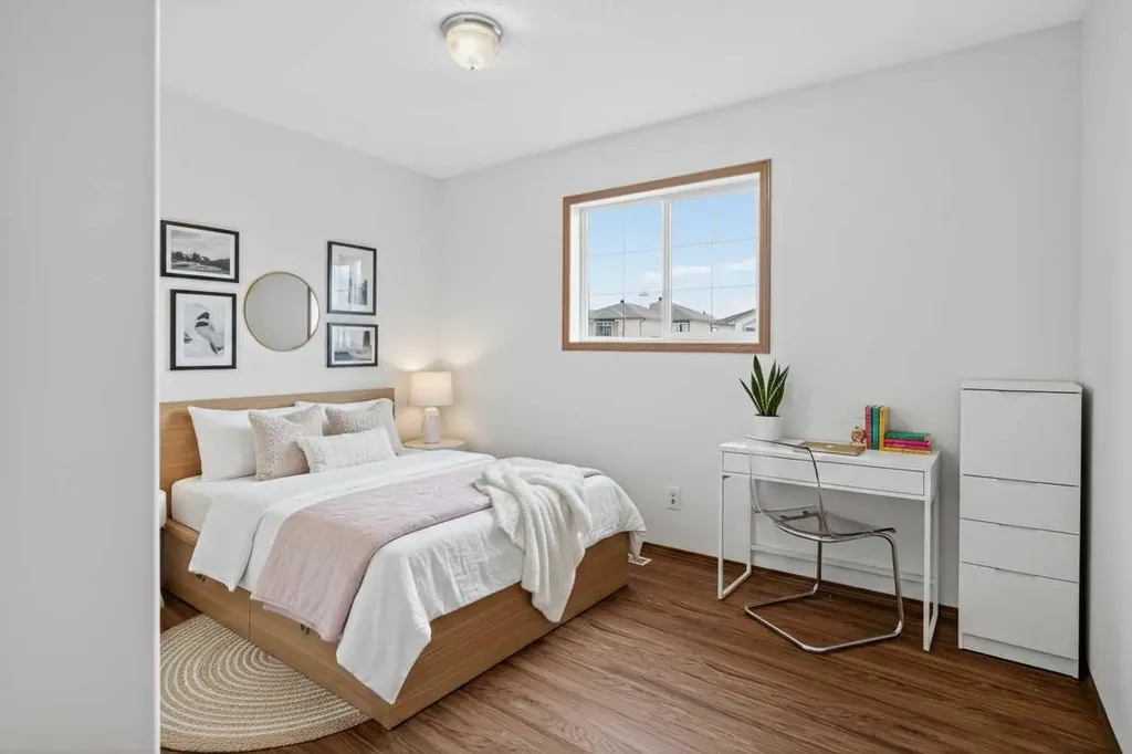 161 Tuscarora Close NW Calgary AB T3L 2E3