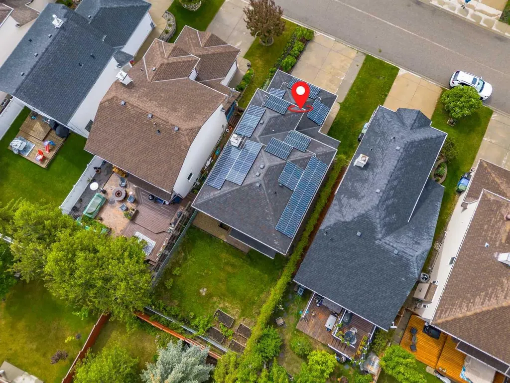 161 Tuscarora Close NW Calgary AB T3L 2E3