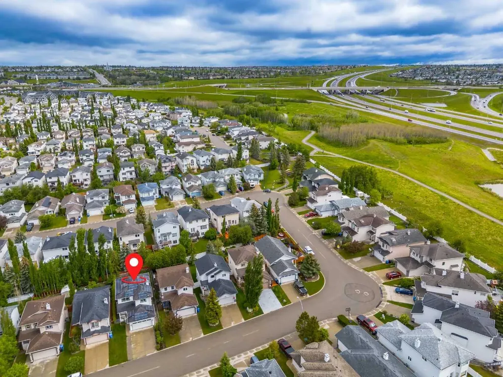161 Tuscarora Close NW Calgary AB T3L 2E3