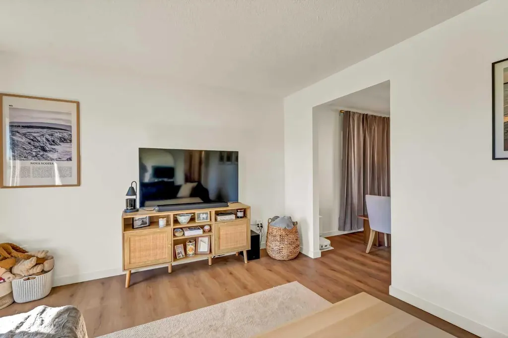 10 Hayward Court NE Medicine Hat AB T1C1E2