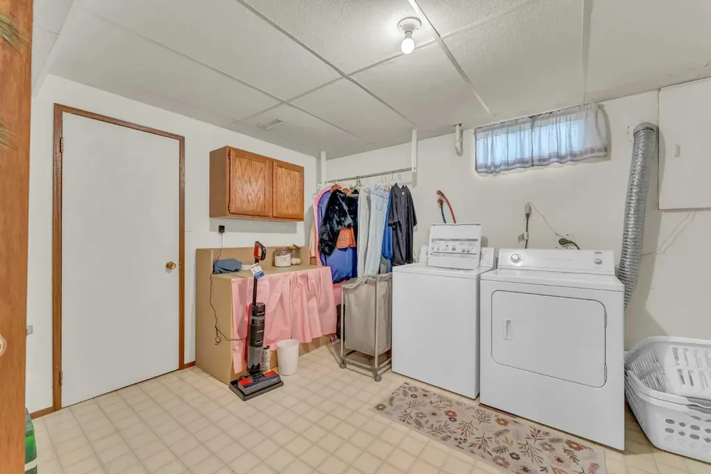 10 Hayward Court NE Medicine Hat AB T1C1E2