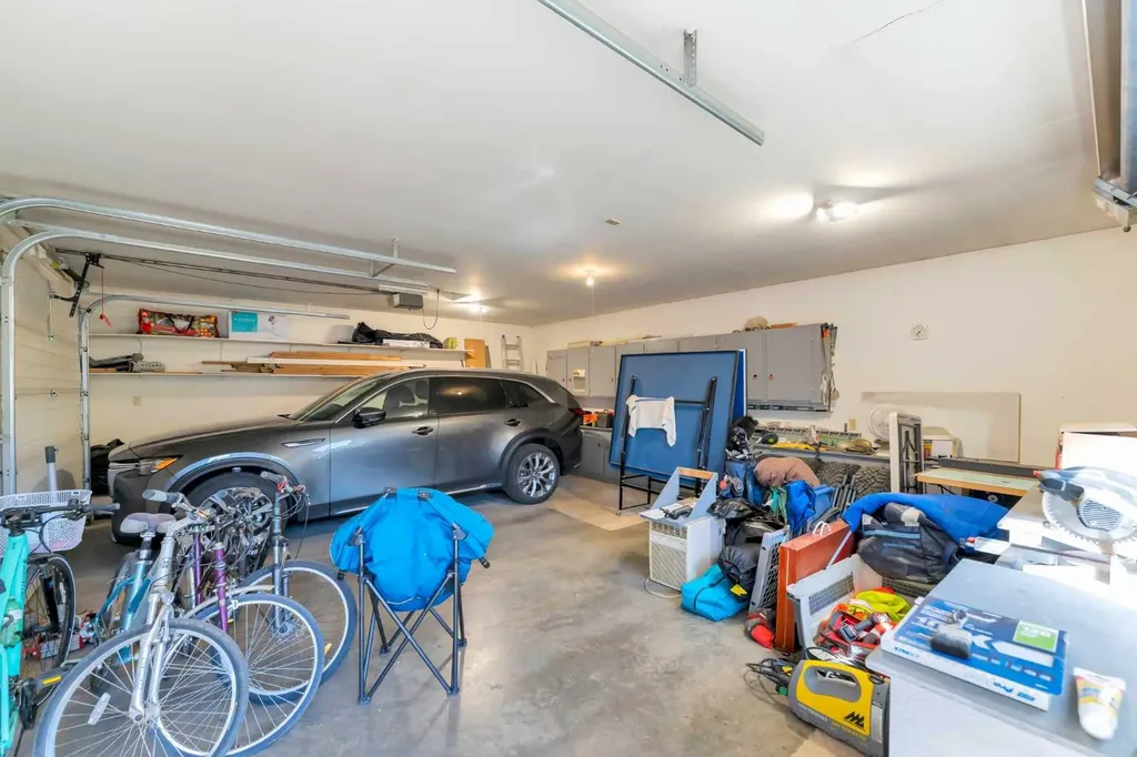 10 Hayward Court NE Medicine Hat AB T1C1E2