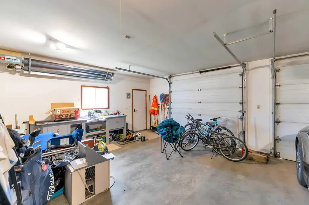 10 Hayward Court NE Medicine Hat AB T1C1E2