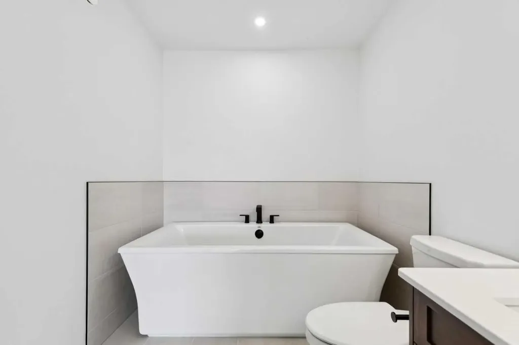 110 Walgrove Bay SE Calgary AB T2X5N9