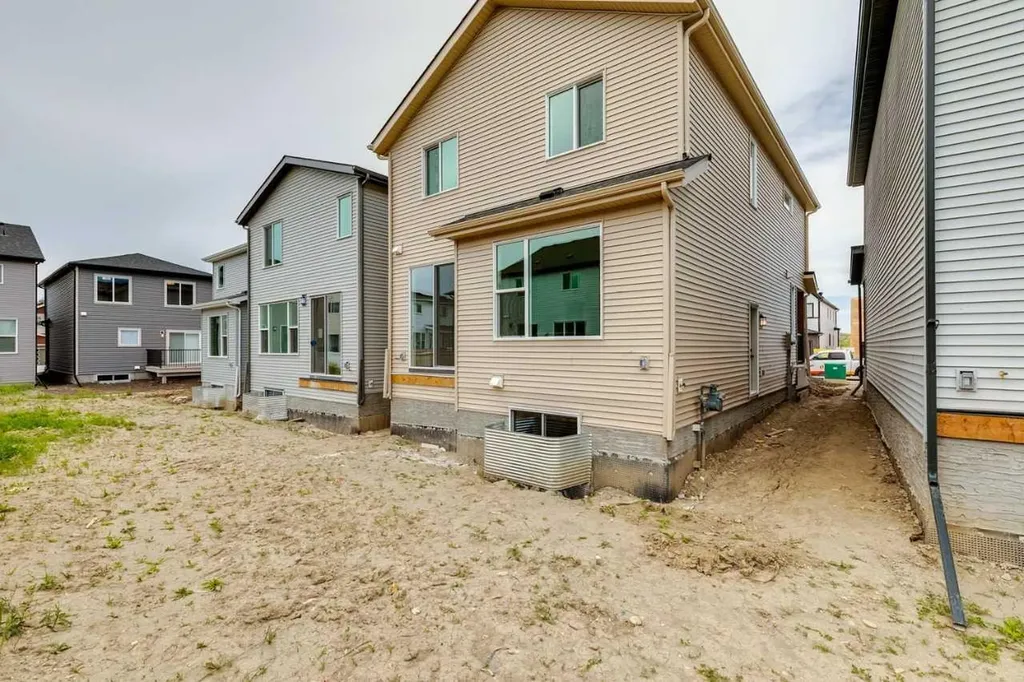 110 Walgrove Bay SE Calgary AB T2X5N9