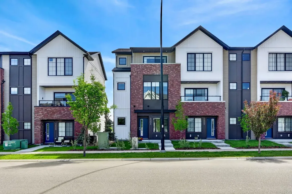 201 Cooperswood Green SW Airdrie AB T4B5R2